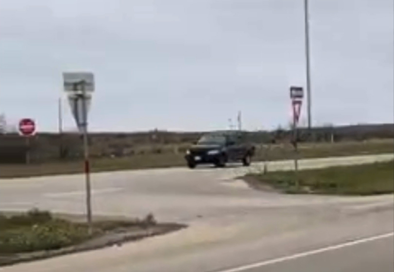 High Speed Chase Down Hwy 87