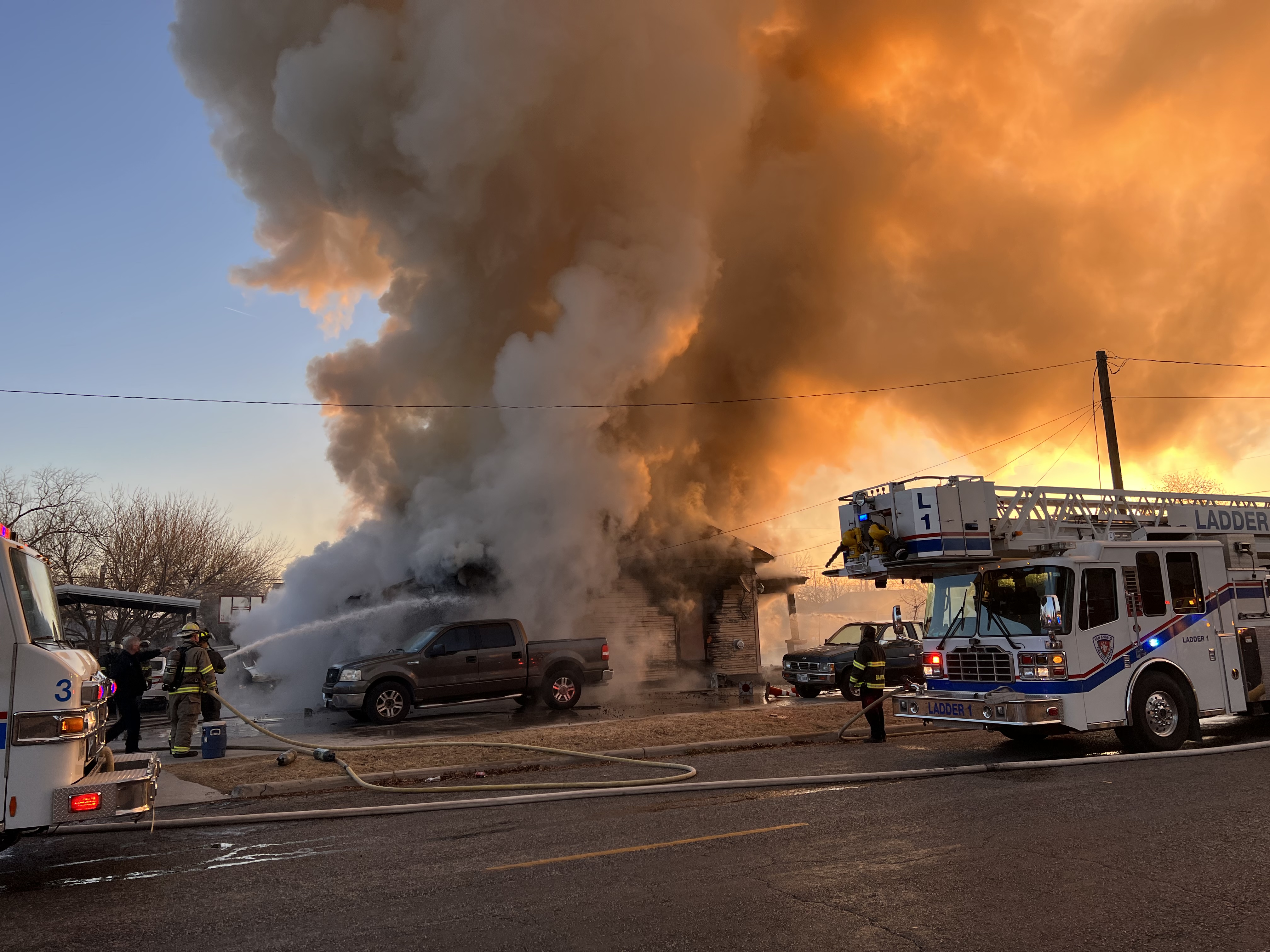 SAFD to extinguish flames at a home located in the block of San Antonio street and North Washington in San Angelo.