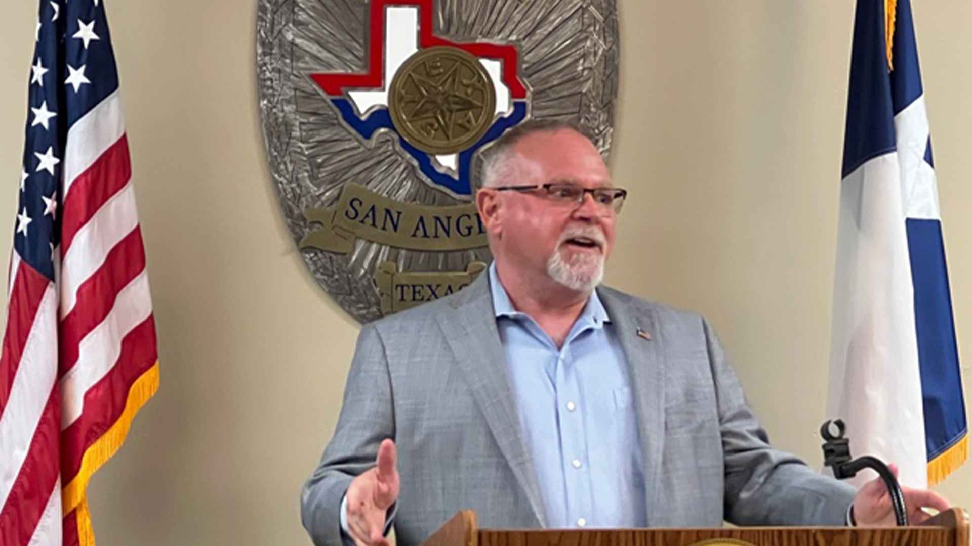 Detective Tom Daniel retires from the San Angelo Police Department.