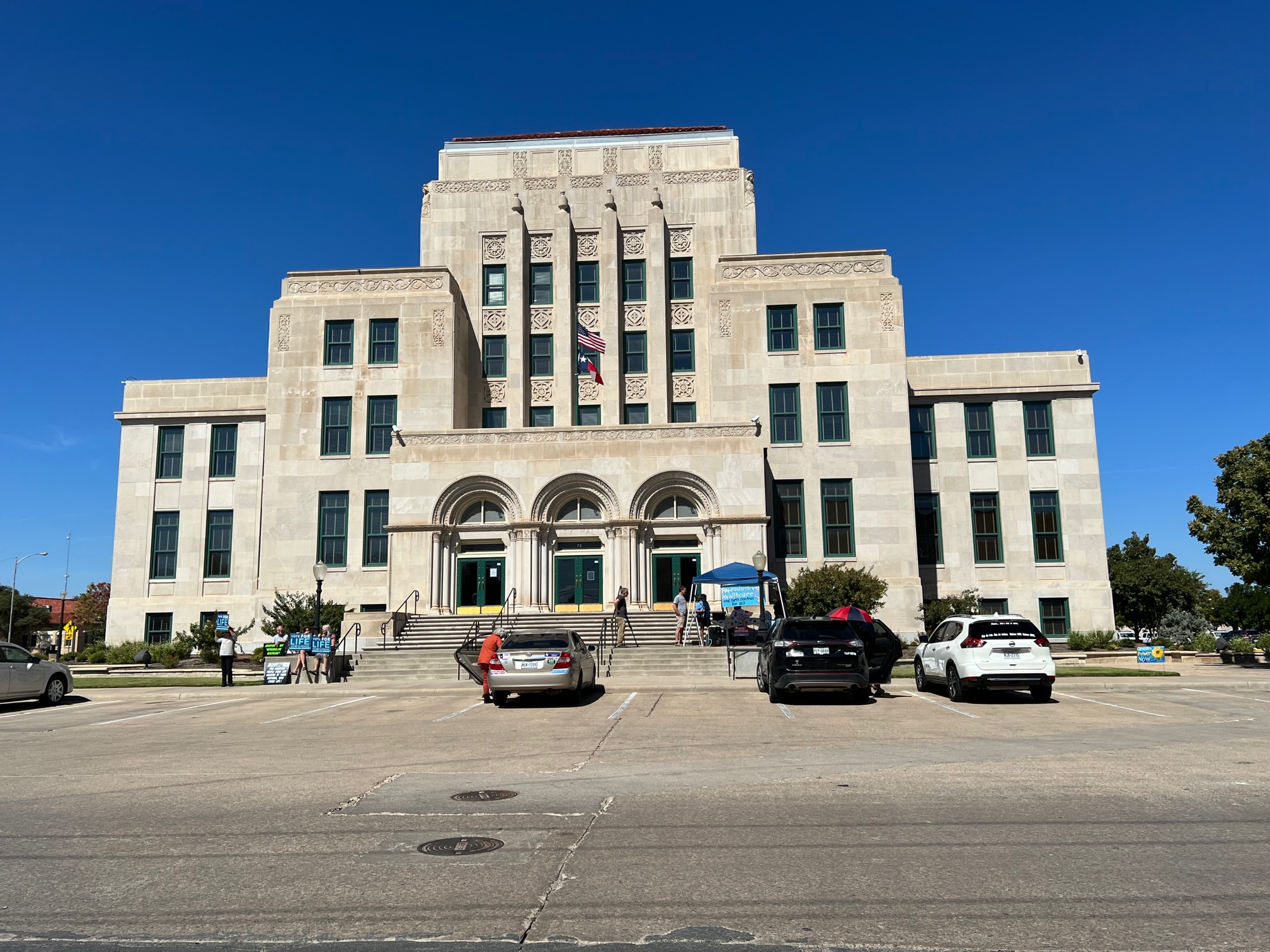 Democrats Protest Sanctuary City at City Hall (LIVE! Photo/Yantis Green)
