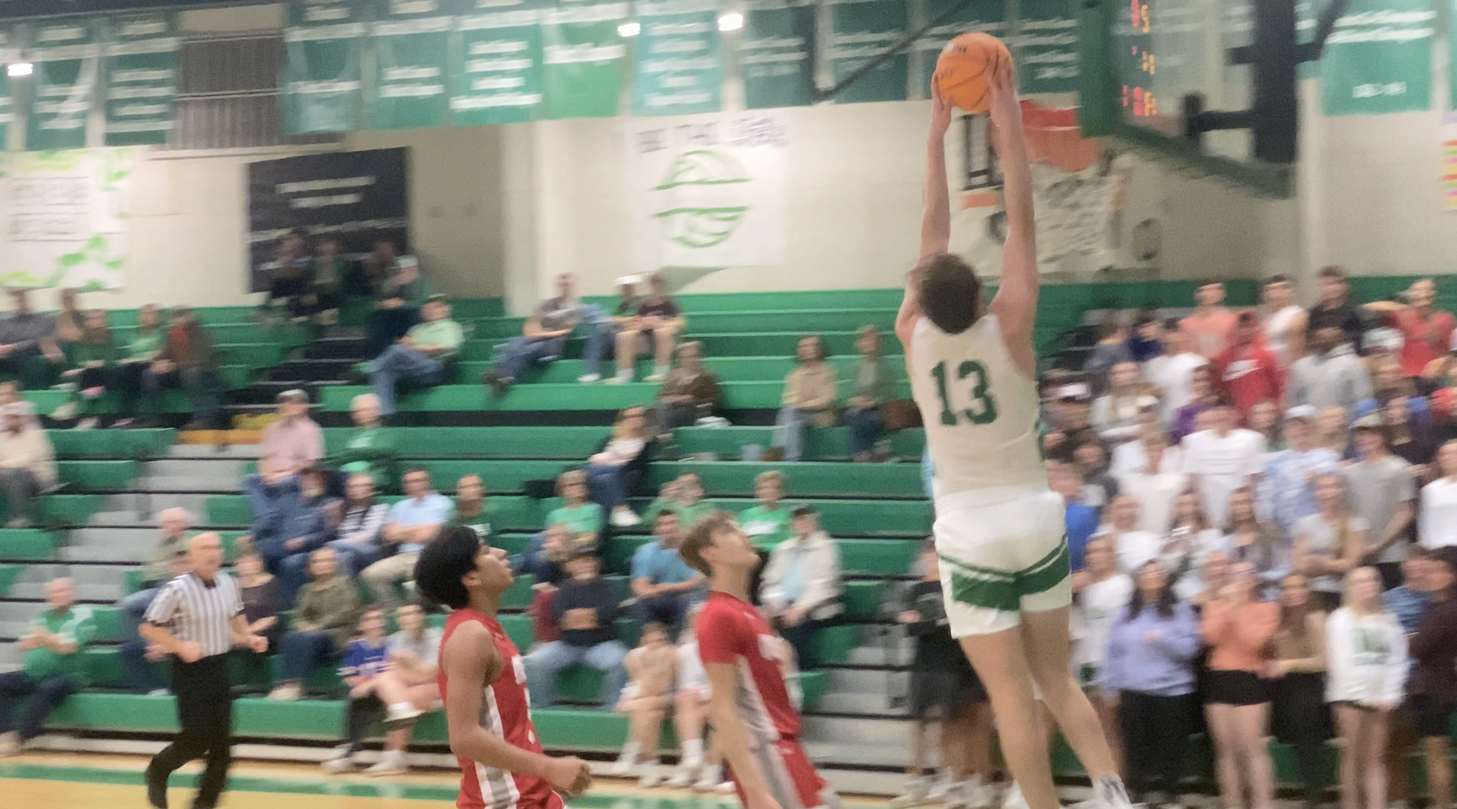 Wall's Everson Armstrong dunks the ball in a win over the Miles Bulldogs!