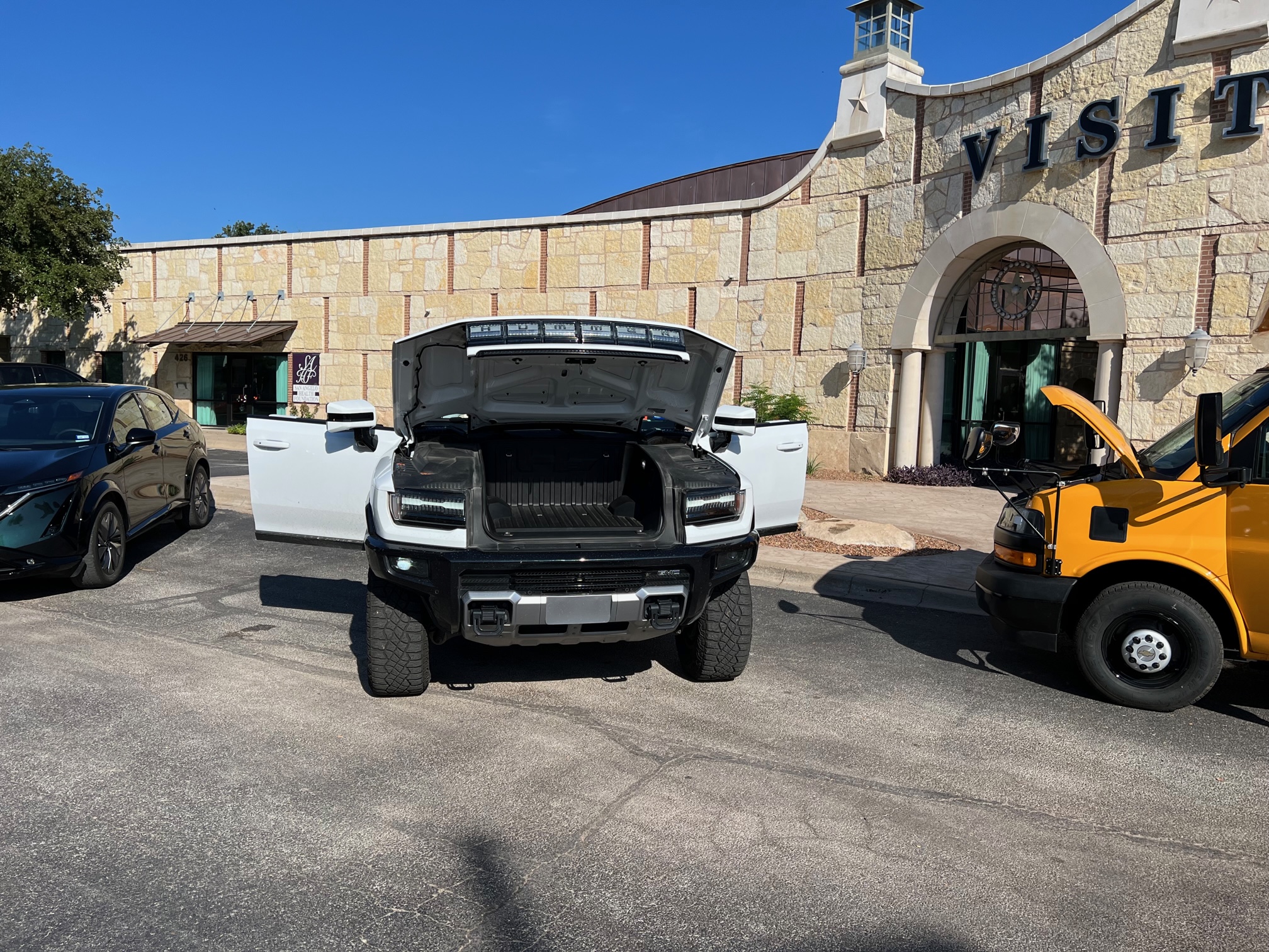EV Convoy Stops in San Angelo (LIVE! Photo Yantis Green)