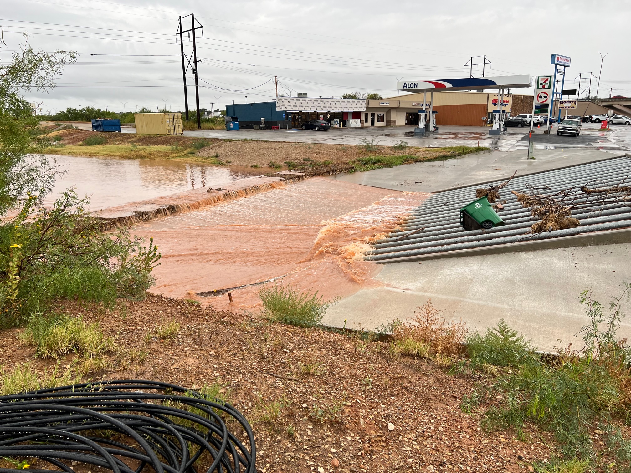 Red Arroyo Flooding at Southwest Blvd. 9.6.23 (LIVE! Photo Yantis Green)