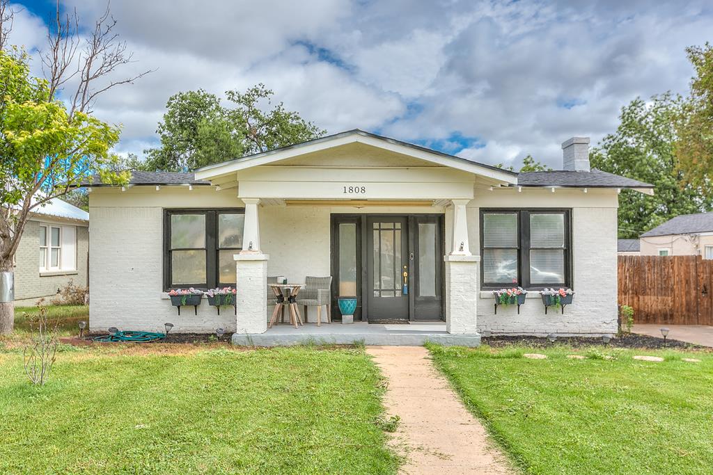 1808 Ave I San Angelo, TX 76901