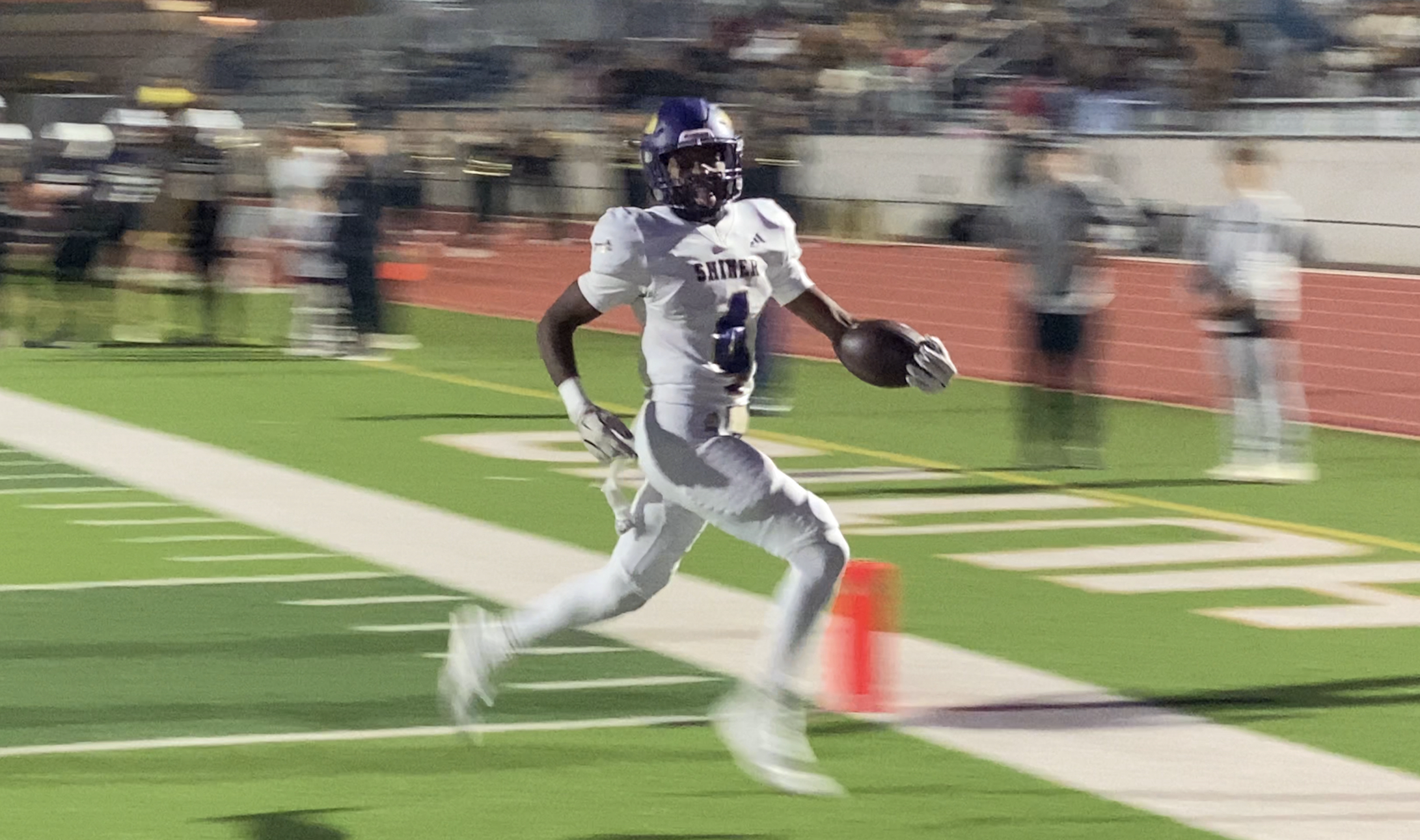 Shiner Comanche Running Back Quincy Jones scores a touchdown
