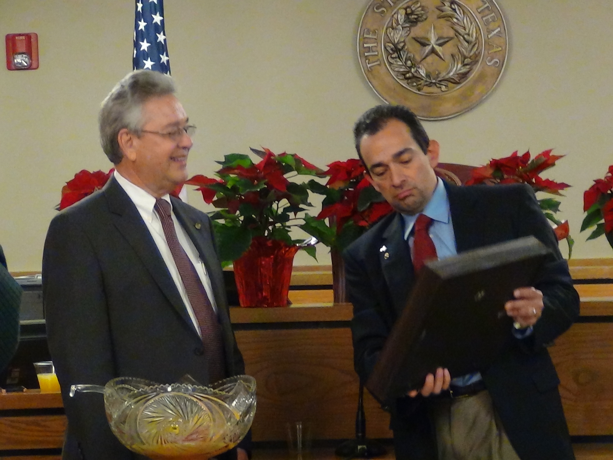 Fahn holds an award (LIVE! photo by Cheyenne Benson)