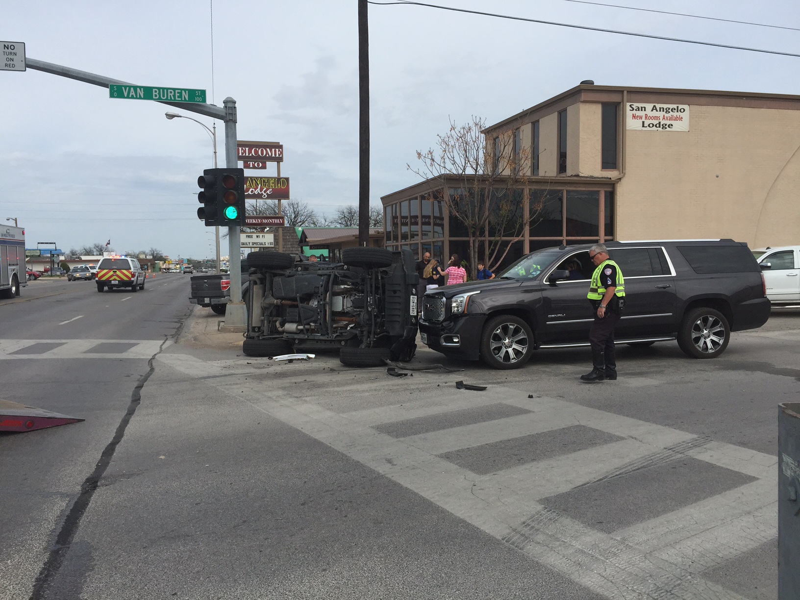 LIVE! Photo/Joe Hyde