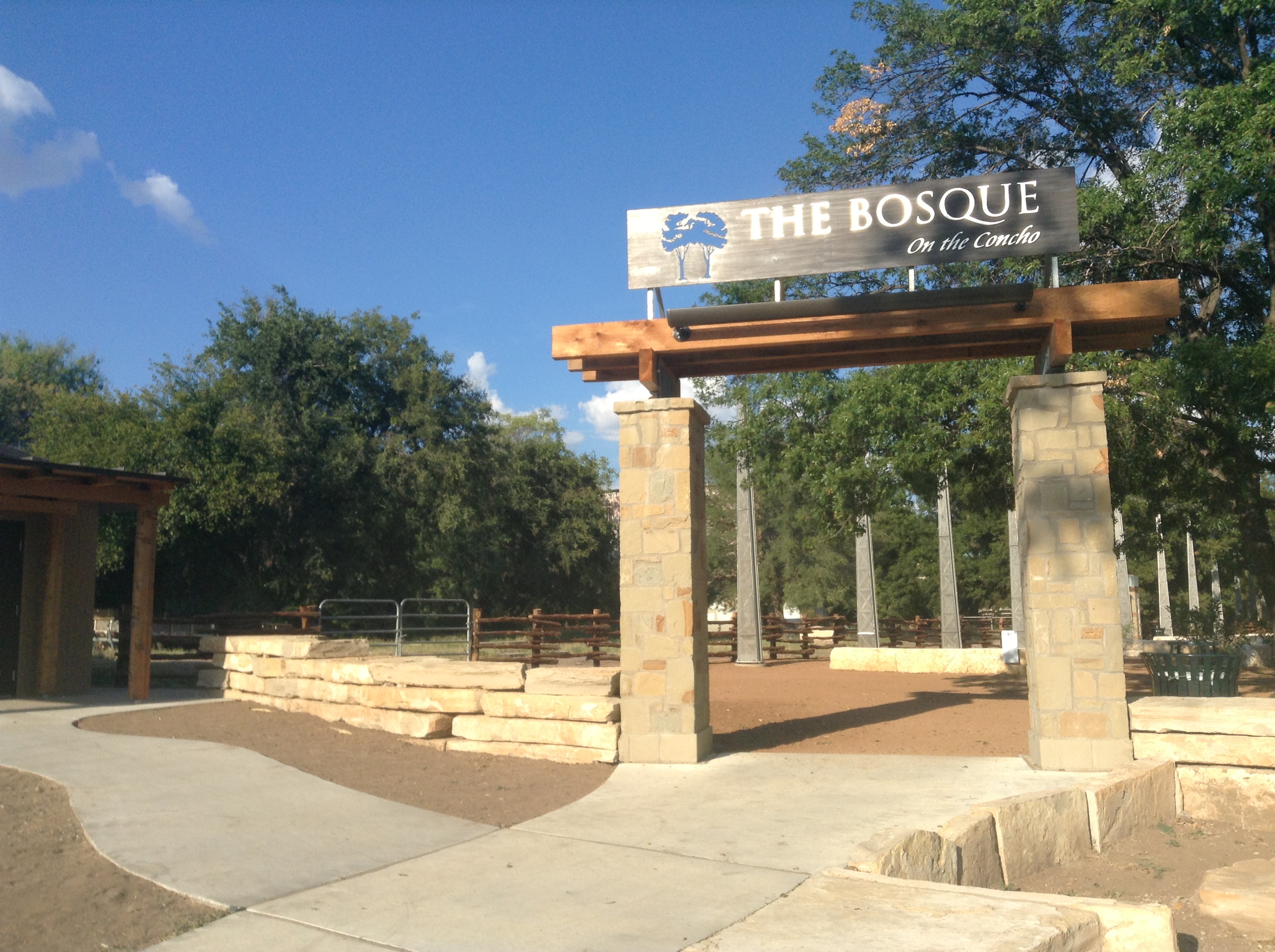 LIVE! Photo/Joe Hyde