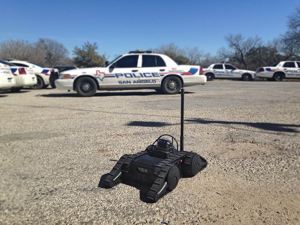 David Csont drafts his piece, Block One. (LIVE! Photo/Chelsea Reinhard)