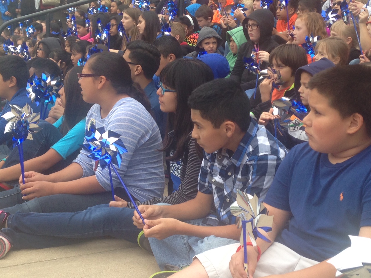 Some 400 students gathered on the courthouse steps for the Children Advocacy Center&amp;#039;s annual pinwheel ceremony Tuesday. (LIVE! Photo/Chelsea Reinhard)