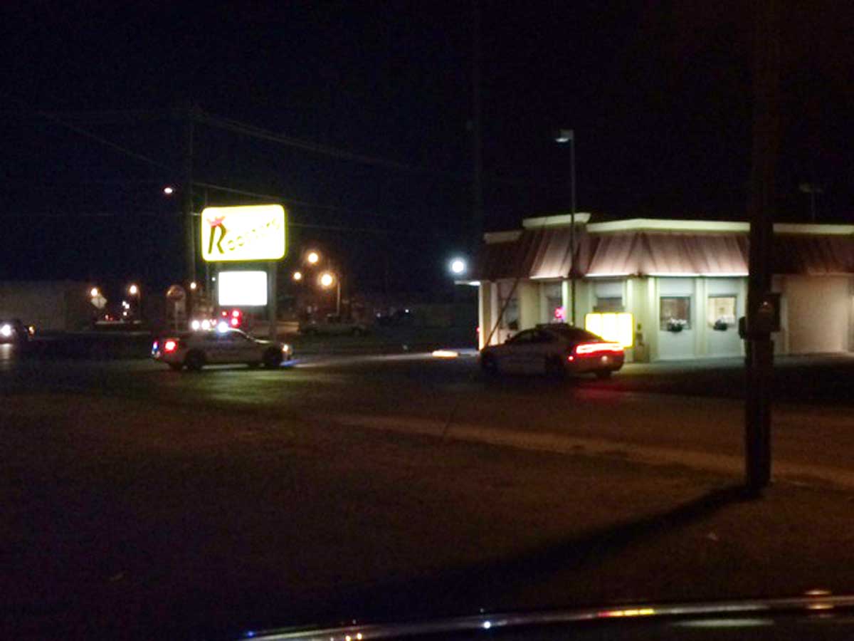 Rooster's robbed at gunpoint. (LIVE! Photo/John Basquez)