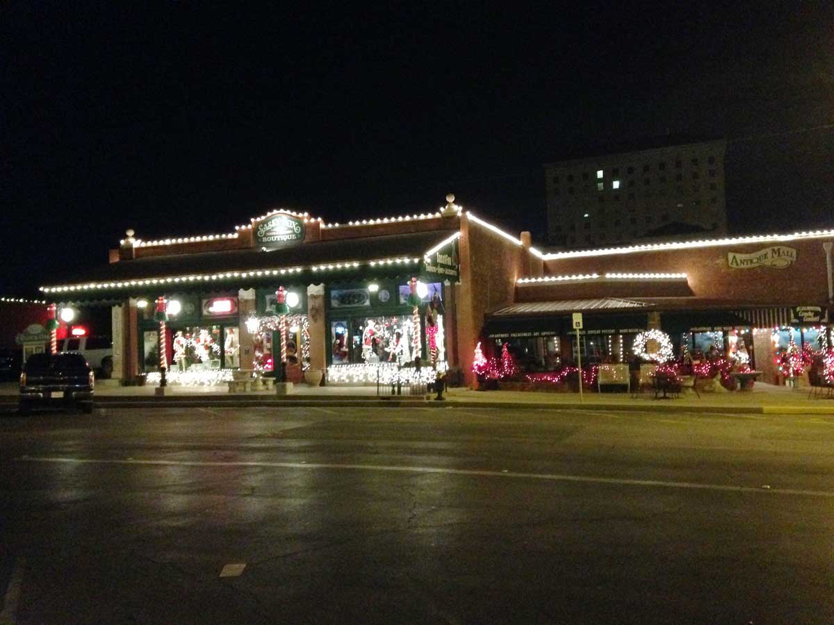 Sassy Fox, 34 E. Concho Ave. in San Angelo at Christmas. (LIVE! Photo/Joe Hyde)