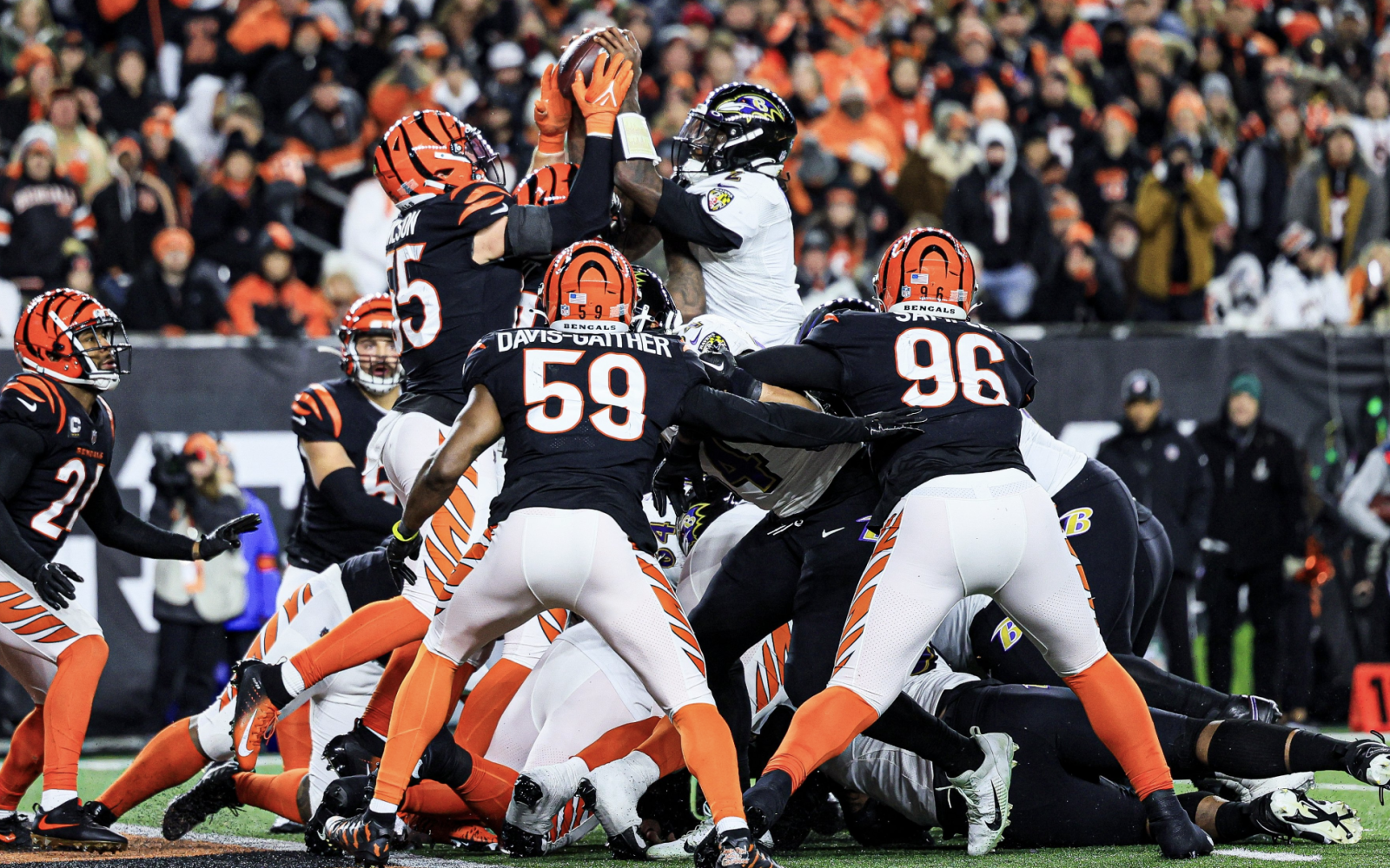 Cincinnati Bengals cause a fumble at the goal line