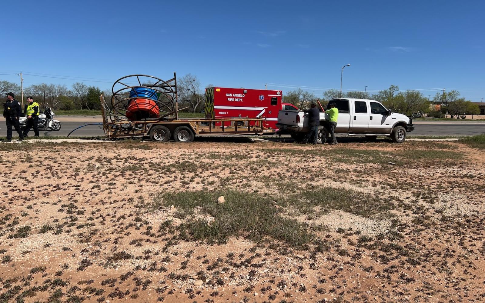 Flatbed Trailer Goes Rogue: Chaos Unleashed on S. Bryant Blvd!