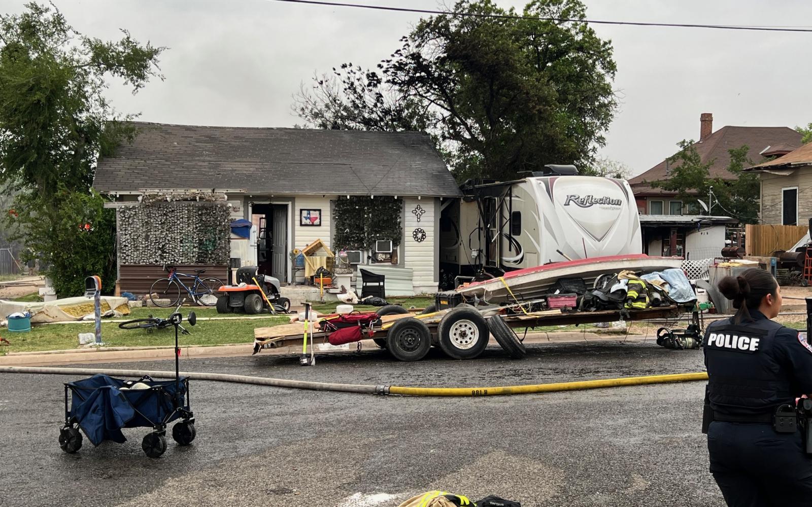 Porter St. Fire 5.1.24 (LIVE! PHOTO Yantis Green)