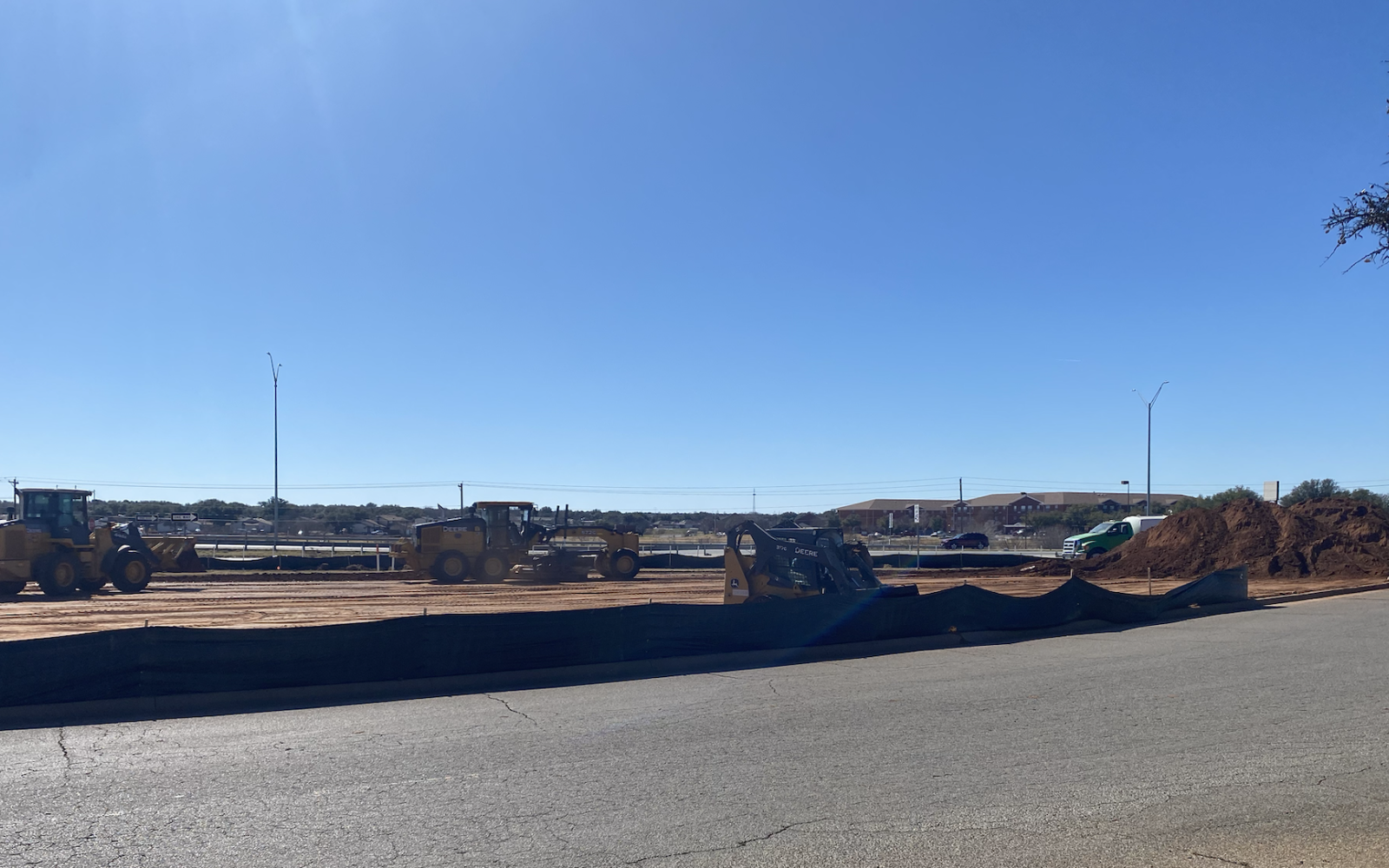 Crews Begin Work on Longhorn Steakhouse