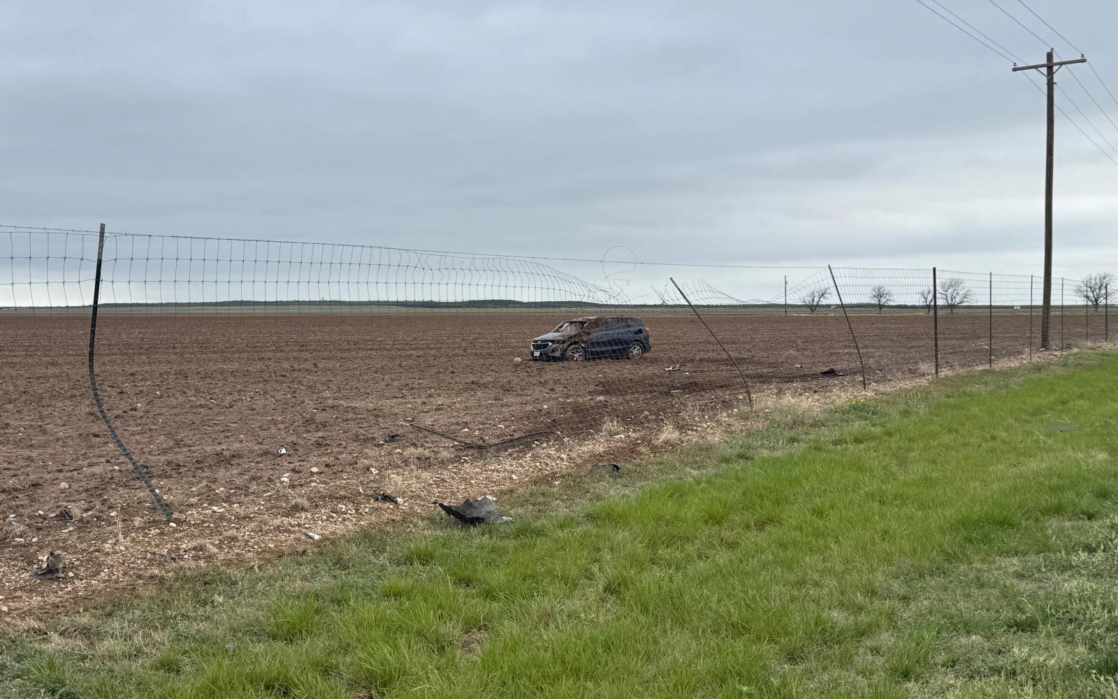 Minivan plows into an empty cotton field on Apr 5, 2025