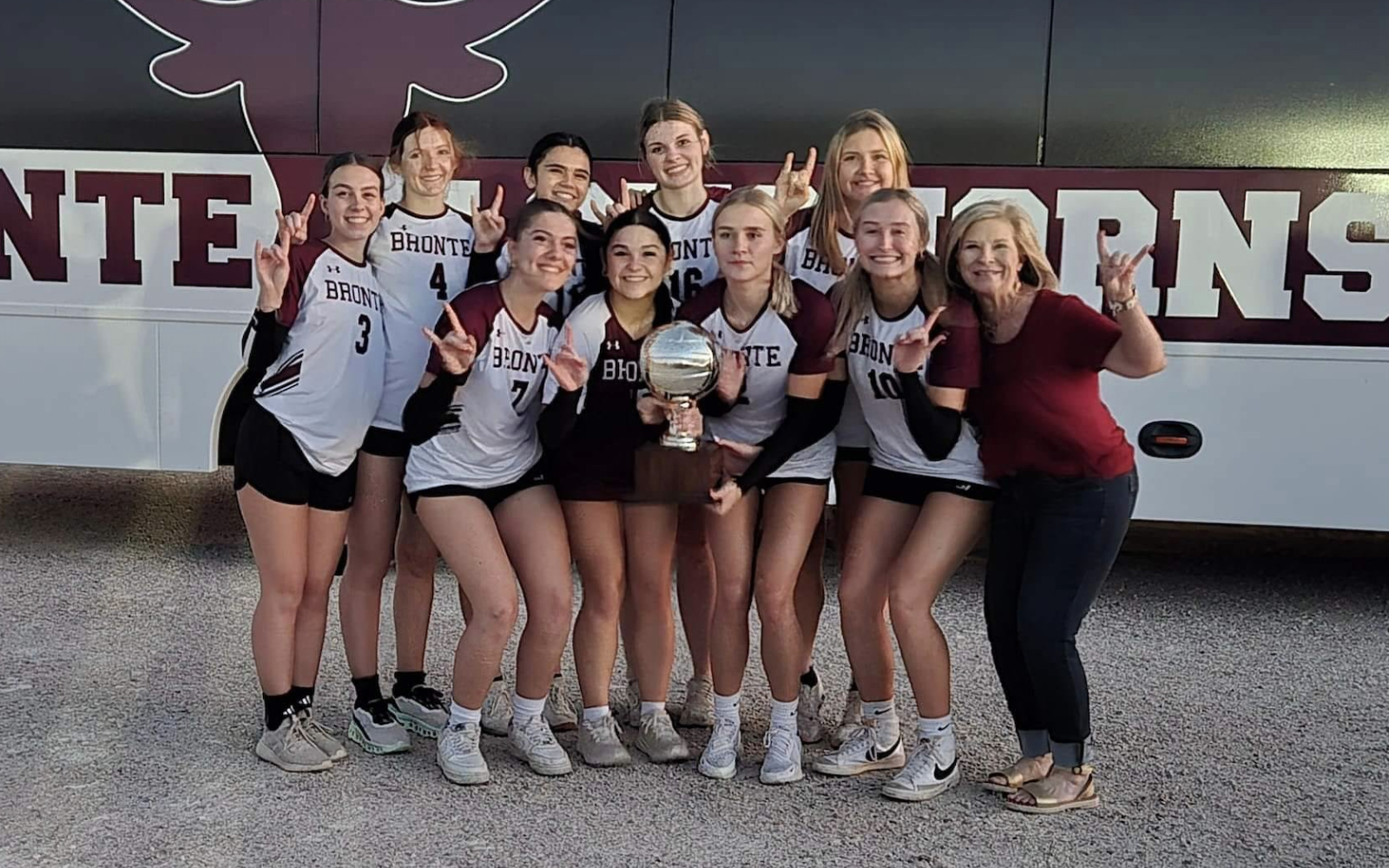 Carol Moore, who led the Bronte volleyball program to four trips to the state semifinals and the 2017 state title, has announced her retirement at the end of the school year.