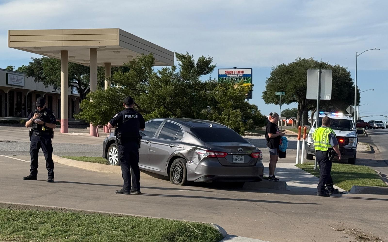 Hyundai SUV Crashes the Party, Parks Two Sedans on Front Lawns as Ornaments