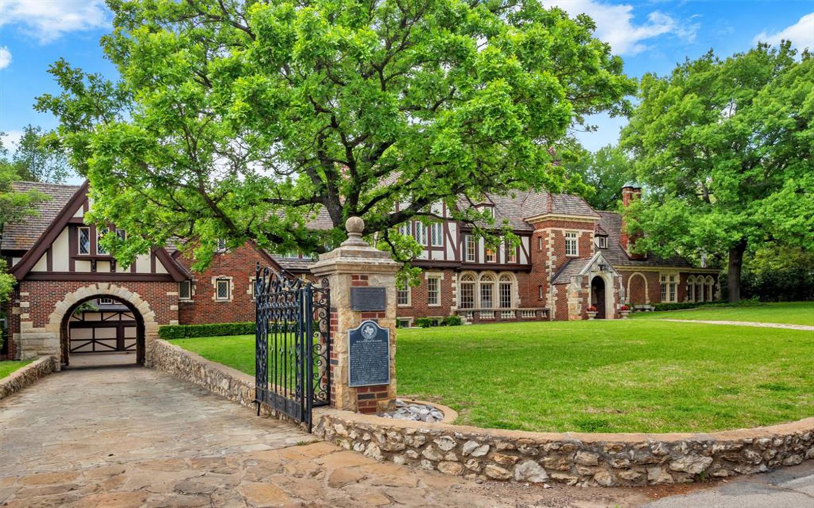 A 1920s mansion once owned by Fort Worth’s first mayor and oil tycoon John E. Farrell is now for sale in Westover Hills for $5.1 million. (Compass Real Estate) 