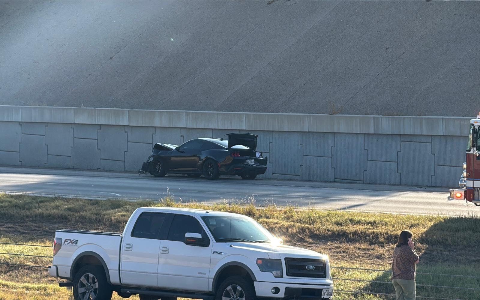 A crash involving at least six vehicles shut down the Houston Harte Expressway on Friday morning.