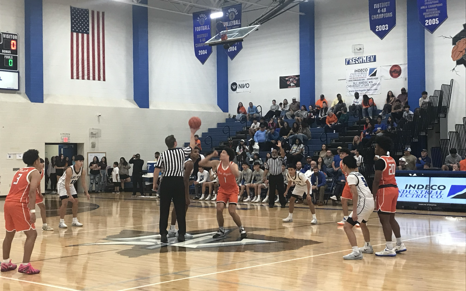 Central and Lake View prepare for the opening tip in the championship game of the Doug McCutchen Tournament on Saturday, Dec. 6, 2025.