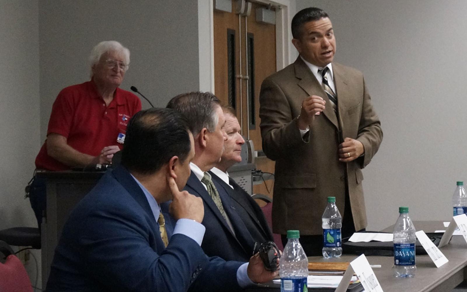 The 2016 police chief forum put on by the San Angelo Tea Party.Here, Lt Mike Hernandez told Vasquez that he no longer trusted him.