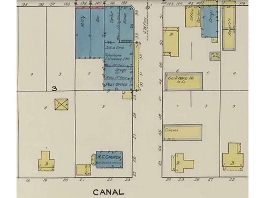Early city plot showing the location of the 1899 Sacred Heart Church bottom in blue, slightly left.