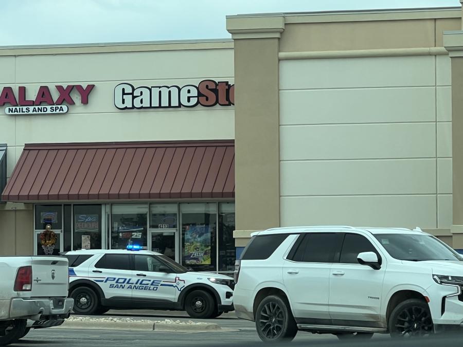 Juvenile Arrested After Fleeing Police in Sunset Drive Shopping Center