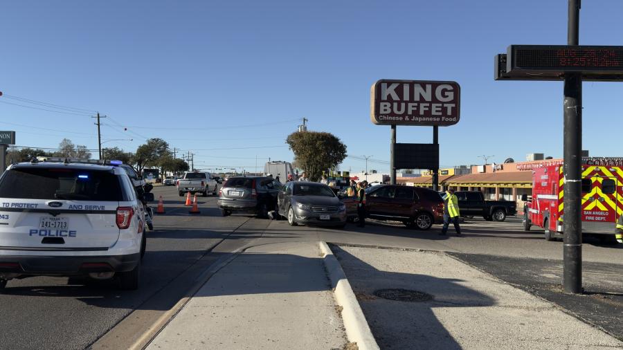 Crash on Knickerbocker Involves Three Vehicles