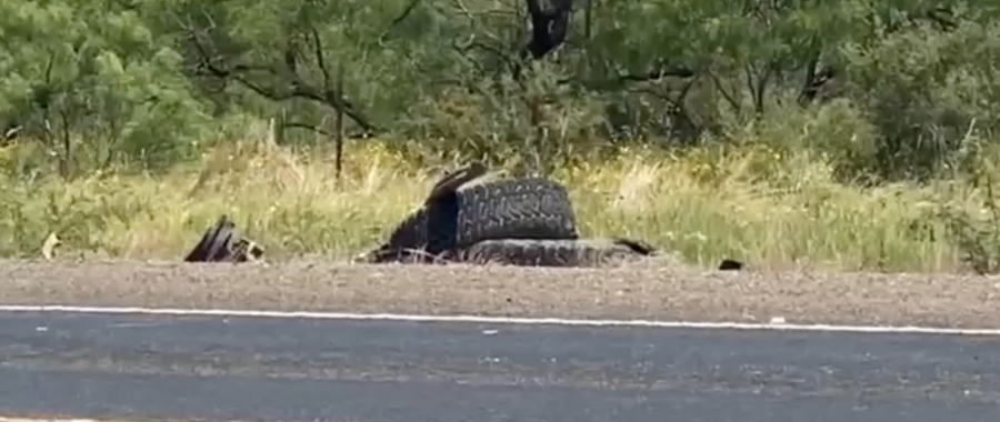 Both wheels were seen off of the Jeep Rubicon.