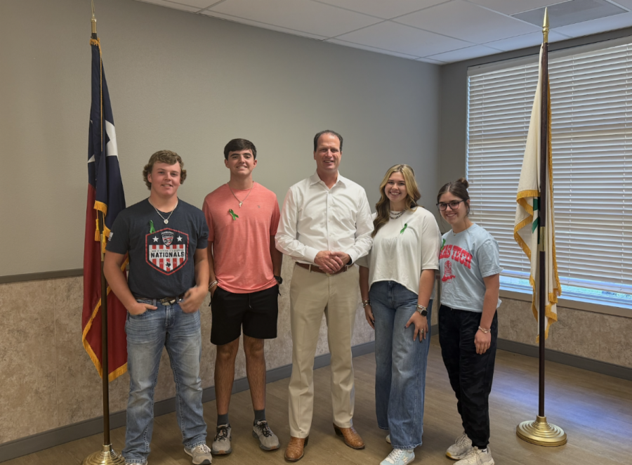 Congressman Pfluger recognized the Glasscock County 4-H Livestock Judging Team for finishing in 9th place at nationals. Team members included Levi Easterling, Brylon Frerich, Miles Halfmann, and Tatum Braden. Erica Batla and Carylon Frerich accepted the Congressional Certificate from the Congressman on behalf of the team.