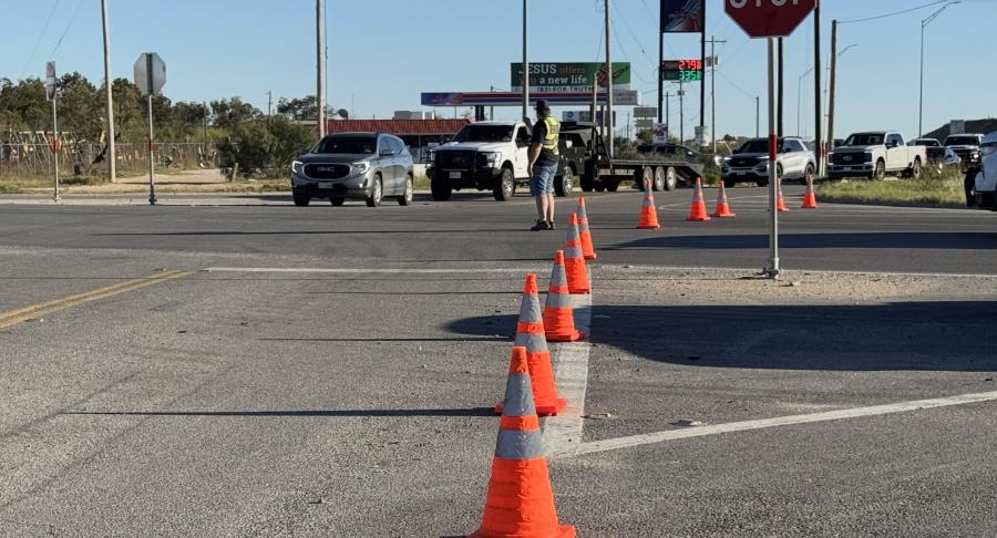 Rollover Crash on US 87 North stalls traffic on Sunday, Nov. 2.