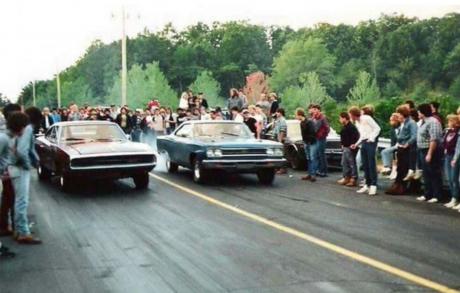 Racing on the Highway (Courtesy/Cars Magazine)