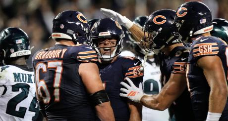 Chicago Bears' Case Keenum and his offensive line against the Eagles 2026