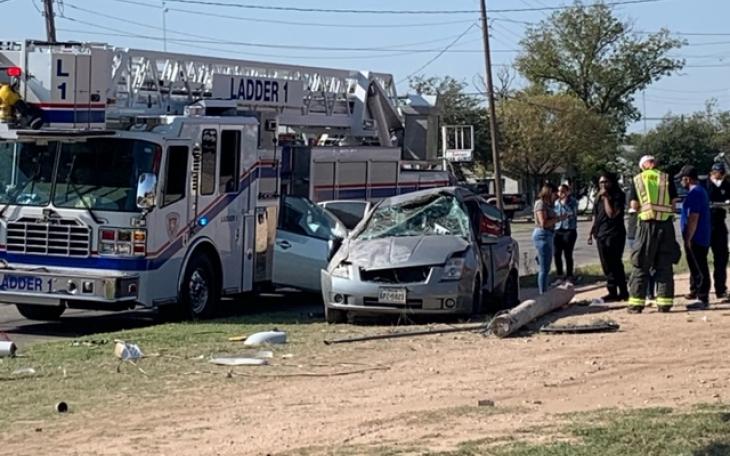 Crash on 19th St. Takes Out Utility Pole (LIVE! Photo/Matt Trammell)