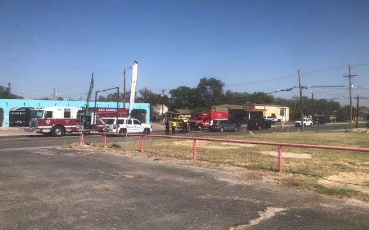 Three Car Crash on Ave. L (LIVE! Photo/Sonia Ramirez)