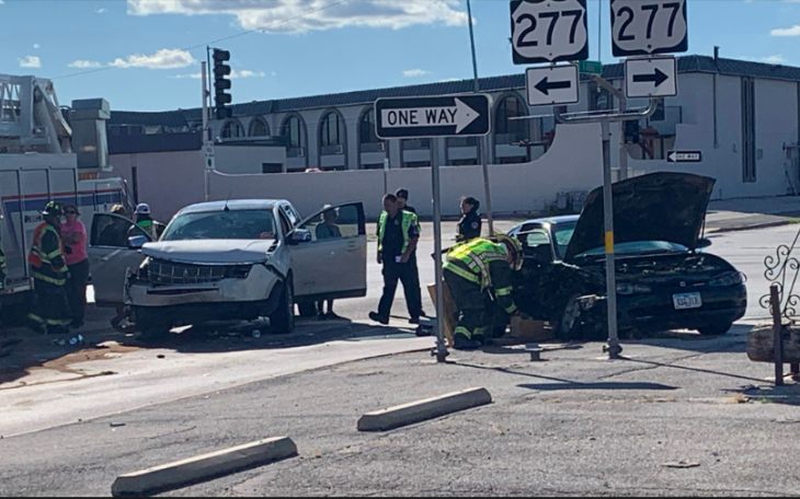 Crash at Intersection of Ave L &amp; Bryant Blvd (Live Photo/ Matt Trammell)