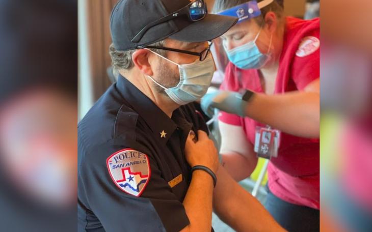 SAPD Officers Getting COVID-19 Vaccine