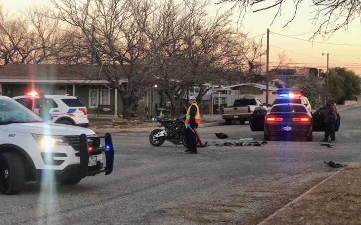 Bike vs Car Crash Houston St. (LIVE! Photo/Sonia Ramirez)