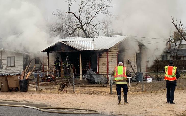 House Fire on 17 and a half Street (LIVE! Photo/Matt Trammell)