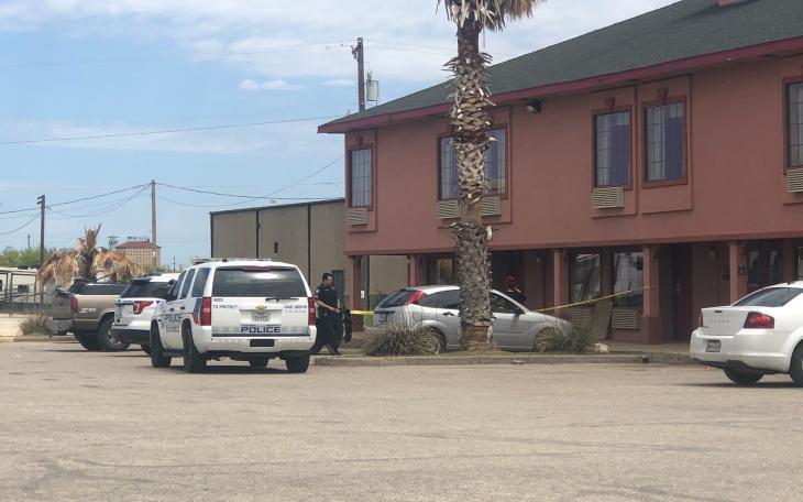 Possible Shooting at Super 8 Motel (LIVE! Photo/Sonia Ramirez)