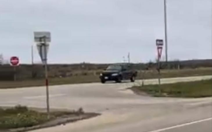 High Speed Chase Down Hwy 87