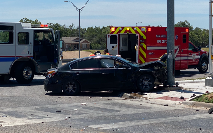 Crash at Howard and Dallas (LIVE! Photo/James Bouligny)