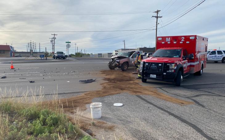 2 pickups crash on Knickerbocker (LIVE! Photo/James Bouligny)