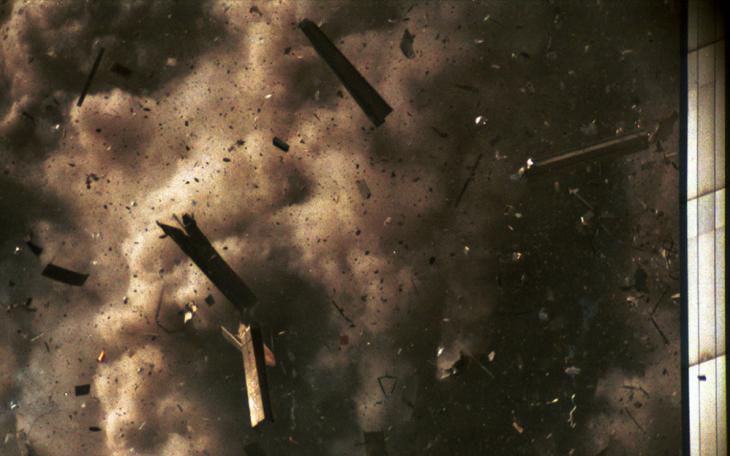 Falling Debris | Collection 9/11 Memorial Museum, Roberto Rabanne Archive, Photograph by Roberto Rabanne