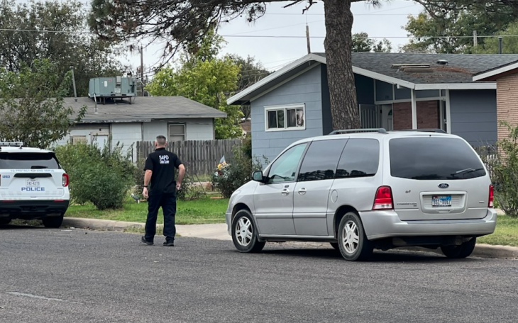 SAPD Crime Scene Unit Arrives to Location Across from Alta Loma Elementary