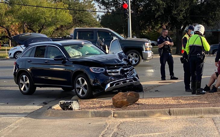 Mercedes Benz in Sherwood Way Crash (LIVE! Photo/James Bouligny)
