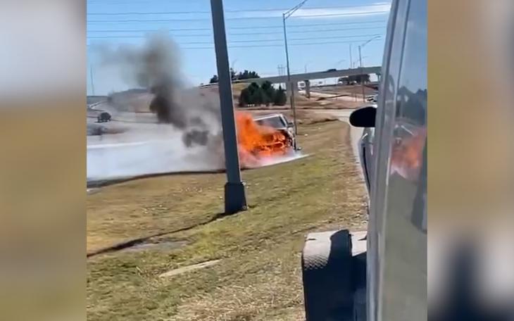 Jeep Fire South Bryant Blvd (Contributed/Chris Burney)
