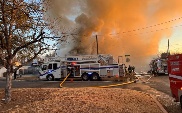 San Angelo Firefighters Battle House Blaze (LIVE! Photo/Yantis Green)